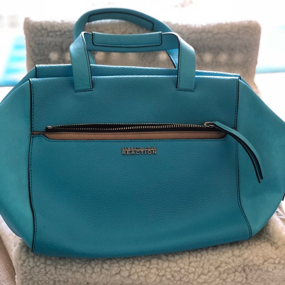 🦋🦋Kenneth Cole Reaction handbag gently used🦋🦋